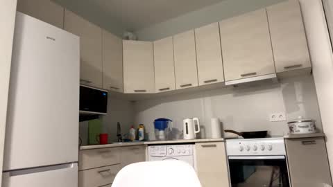 Denni online show from 10/17/25, 03:36