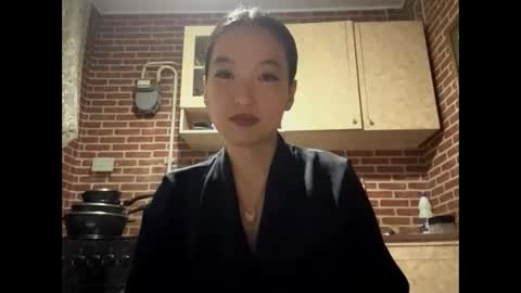 Snapshot of denysebernacchi chatting on 09/19/25, 02:51 Emma online show from 09/19/25, 02:51