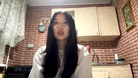 Emma online show from 10/03/25, 01:08