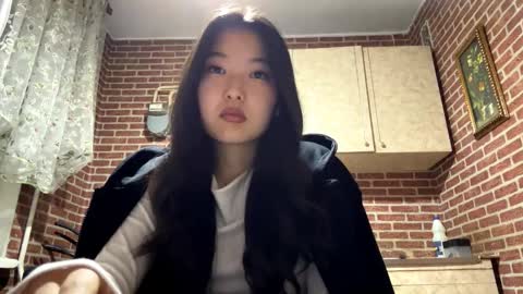 Emma online show from 10/06/25, 02:25