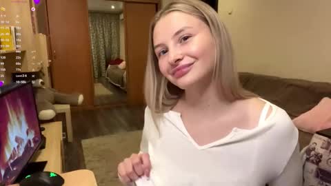 Vi  Victoria online show from 11/27/25, 02:08