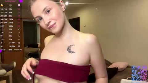 Vi  Victoria online show from 12/05/25, 01:20