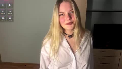 Luna online show from 03/27/26, 03:34