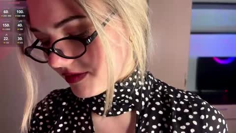 Luna online show from 06/04/26, 04:35
