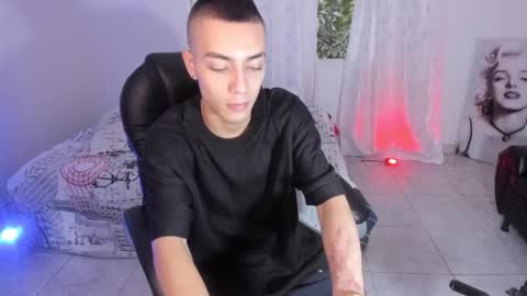 Snapshot of dereck_boy8 chatting on 10/14/25, 09:59 Dereck Boy online show from 10/14/25, 09:59