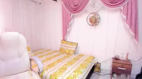 Snapshot of dereck_boy8 chatting on 10/27/25, 09:19 Dereck Boy online show from 10/27/25, 09:19