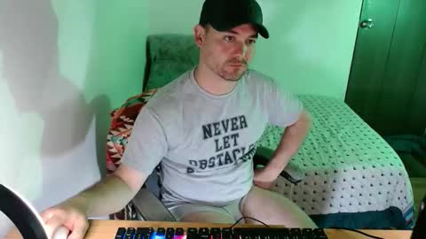 Dereck Mills3 online show from 04/09/26, 02:00