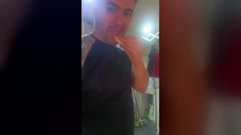 Dereck Mills3 online show from 04/15/26, 02:46