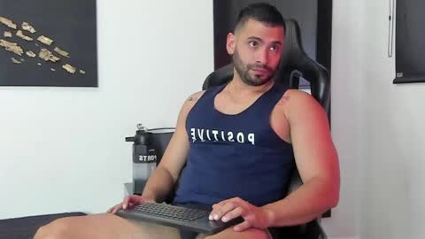 Snapshot of dereck_vega chatting on 12/01/24, 07:36 Dereck Vega online show from 12/01/24, 07:36