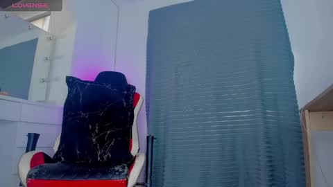 dereckhardd online show from 04/15/26, 02:24