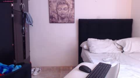 Derek online show from 11/25/25, 01:55