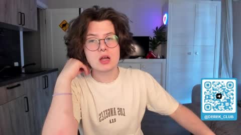 Derek online show from 06/09/26, 11:44
