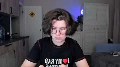 Derek online show from 06/14/26, 08:33