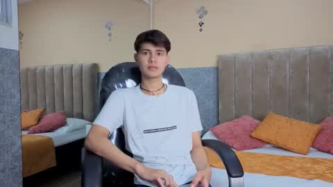 derek_sinn online show from 02/08/26, 01:36