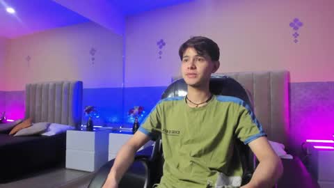 derek_sinn online show from 03/29/26, 01:11