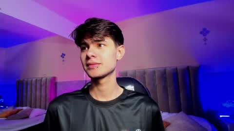 derek_sinn online show from 04/12/26, 12:54