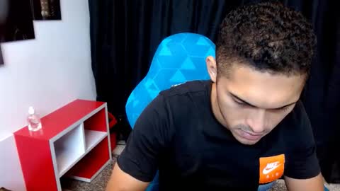 Snapshot of derek_storm_ chatting on 12/21/25, 12:56 D E R E K online show from 12/21/25, 12:56