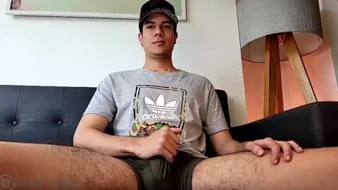 Snapshot of derek_stud_ chatting on 03/03/25, 04:24 Derek independent model online show from 03/03/25, 04:24