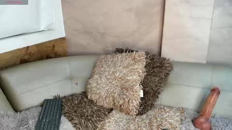 Snapshot of derek_voss chatting on 04/15/26, 02:35 derek_voss online show from 04/15/26, 02:35