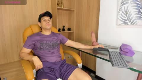 Snapshot of derek_voss chatting on 04/16/26, 11:33 derek_voss online show from 04/16/26, 11:33