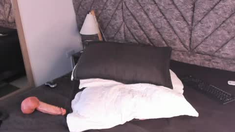 derek_voss online show from 05/14/26, 02:35