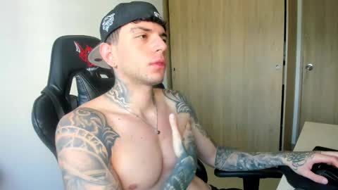 derekmuller11 online show from 04/14/26, 01:39