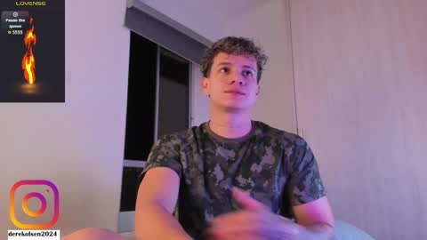 Snapshot of derekolsen_ chatting on 09/20/25, 02:56 Derek IG Derekolsen2024 online show from 09/20/25, 02:56