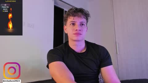 Snapshot of derekolsen_ chatting on 10/14/25, 02:45 Derek IG Derekolsen2024 online show from 10/14/25, 02:45