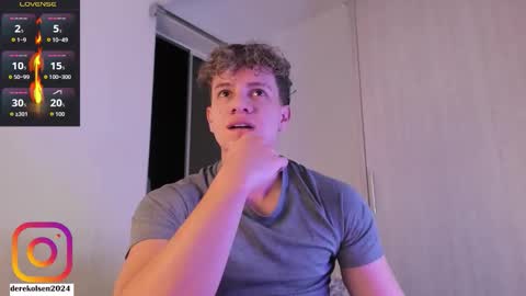 Snapshot of derekolsen_ chatting on 10/25/25, 02:52 Derek IG Derekolsen2024 online show from 10/25/25, 02:52