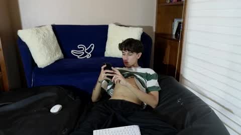 Derek online show from 11/21/25, 09:57