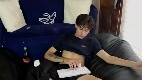 Derek online show from 11/22/25, 08:08