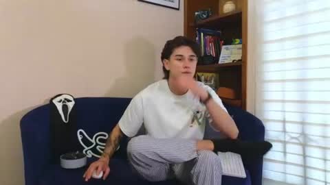 Derek online show from 06/17/26, 10:43