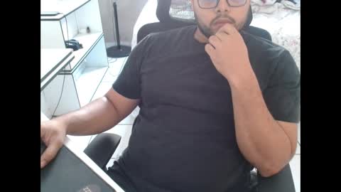 derick_0013 online show from 05/08/26, 11:37