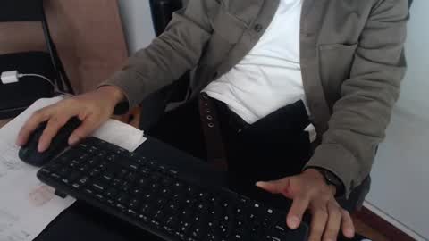     online show from 01/03/25, 04:06