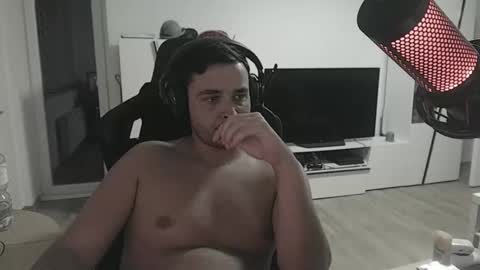 Snapshot of dershark chatting on 10/25/25, 11:43 dershark online show from 10/25/25, 11:43