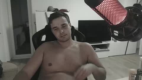 Snapshot of dershark chatting on 10/31/25, 04:57 dershark online show from 10/31/25, 04:57