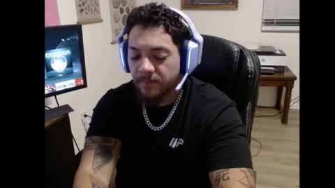 desertadventurer25 online show from 10/17/25, 02:15