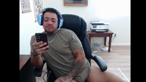 desertadventurer25 online show from 10/26/25, 06:03