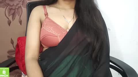 Snapshot of desicoupleshow chatting on 02/14/25, 05:14 Eva and Adam online show from 02/14/25, 05:14