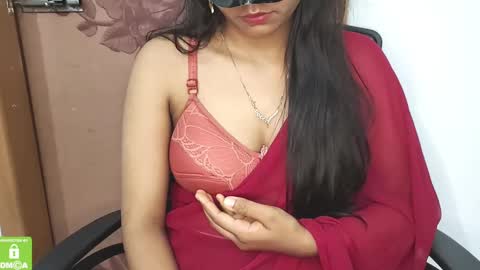 Snapshot of desicoupleshow chatting on 02/27/25, 01:17 Eva and Adam online show from 02/27/25, 01:17