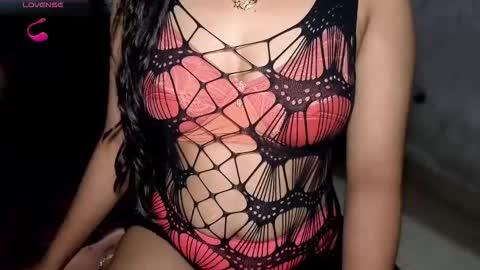 Snapshot of desicoupleshow chatting on 10/31/25, 07:37 Eva and Adam online show from 10/31/25, 07:37