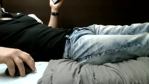 Mika online show from 04/23/26, 08:22