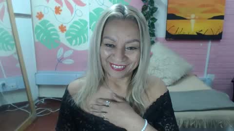 VALERIA online show from 04/28/26, 03:39