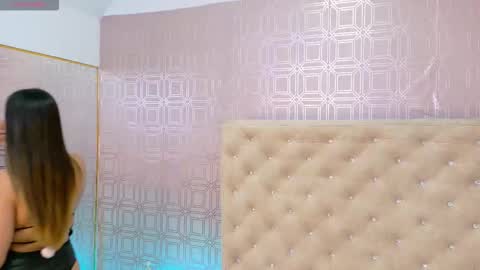 Sara Desire online show from 11/22/25, 12:15