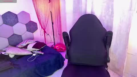 TORI AND MR. BEAR online show from 05/09/26, 03:50