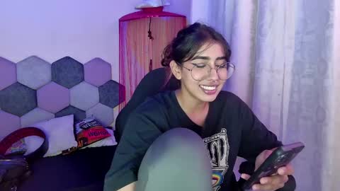 TORI AND MR. BEAR online show from 05/19/26, 06:25
