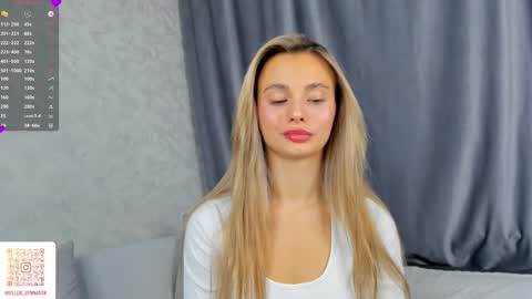 Willow online show from 11/21/25, 06:12