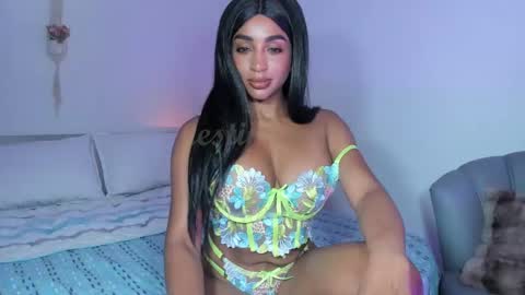 Snapshot of destinnemil chatting on 01/24/25, 03:02 Destinne Mill online show from 01/24/25, 03:02