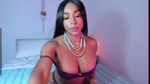 Snapshot of destinnemil chatting on 02/10/25, 12:18 Destinne Mill online show from 02/10/25, 12:18