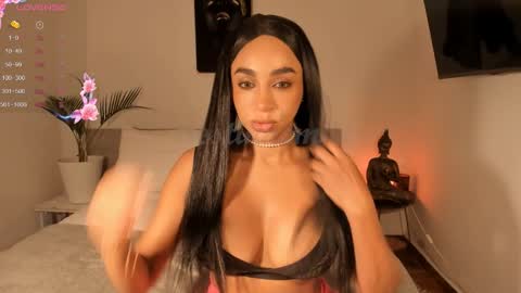 Snapshot of destinnemil chatting on 11/29/25, 10:29 Destinne Mill online show from 11/29/25, 10:29